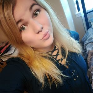 Meet your Posher, Kayla